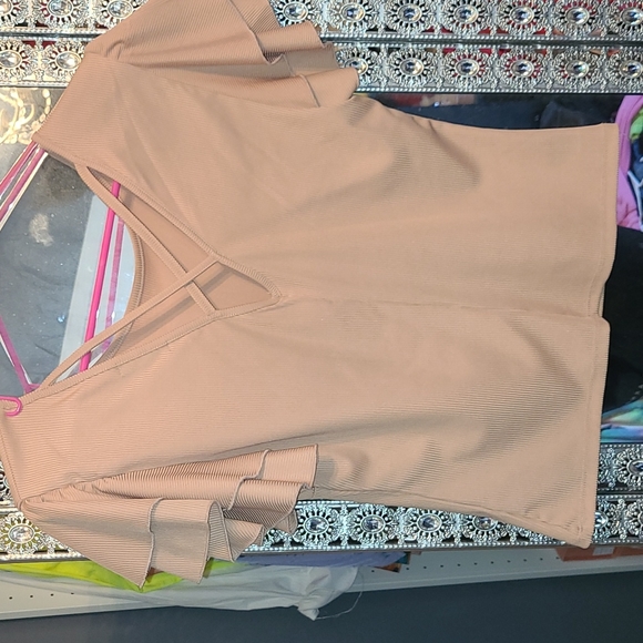 Flutter Top - Picture 3 of 3